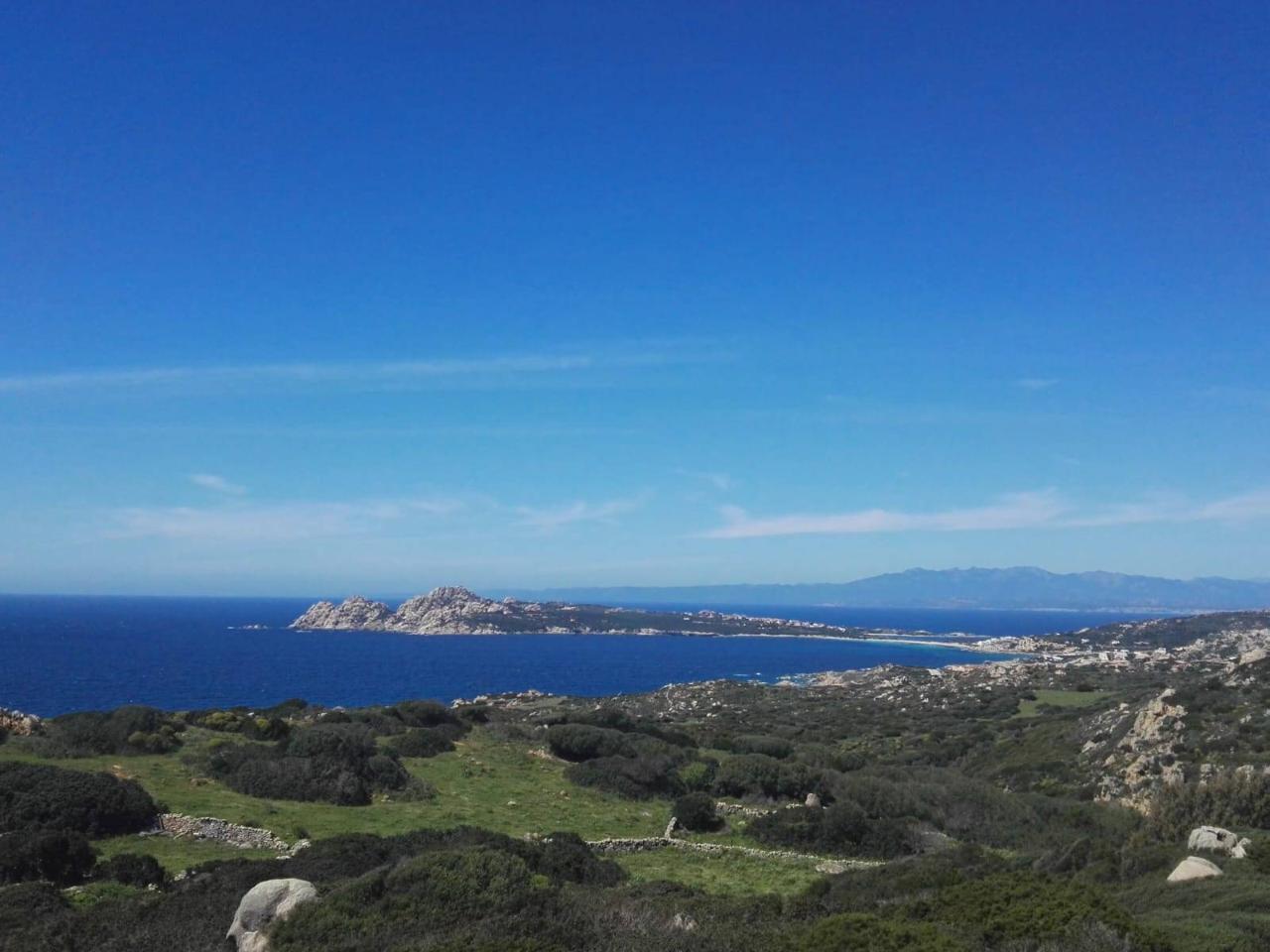 casa indipendente in vendita a Santa Teresa Gallura