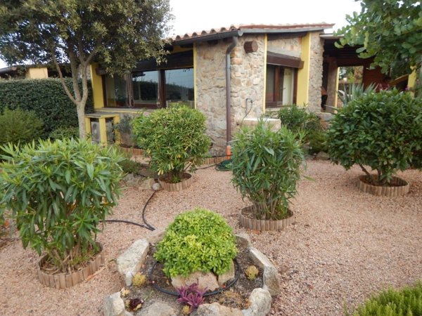 casa indipendente in vendita a Santa Teresa Gallura