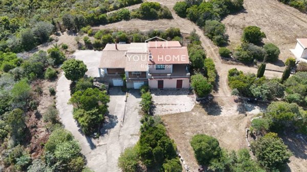 casa indipendente in vendita a Santa Teresa Gallura