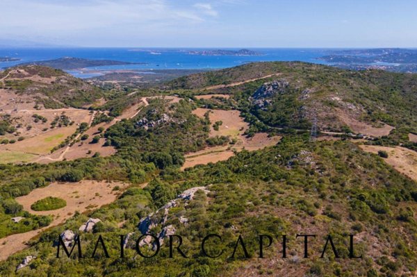casa indipendente in vendita a Santa Teresa Gallura