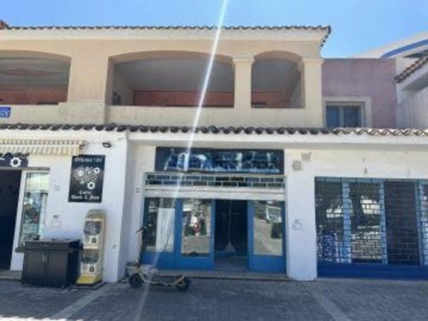 negozio in vendita a Santa Teresa Gallura
