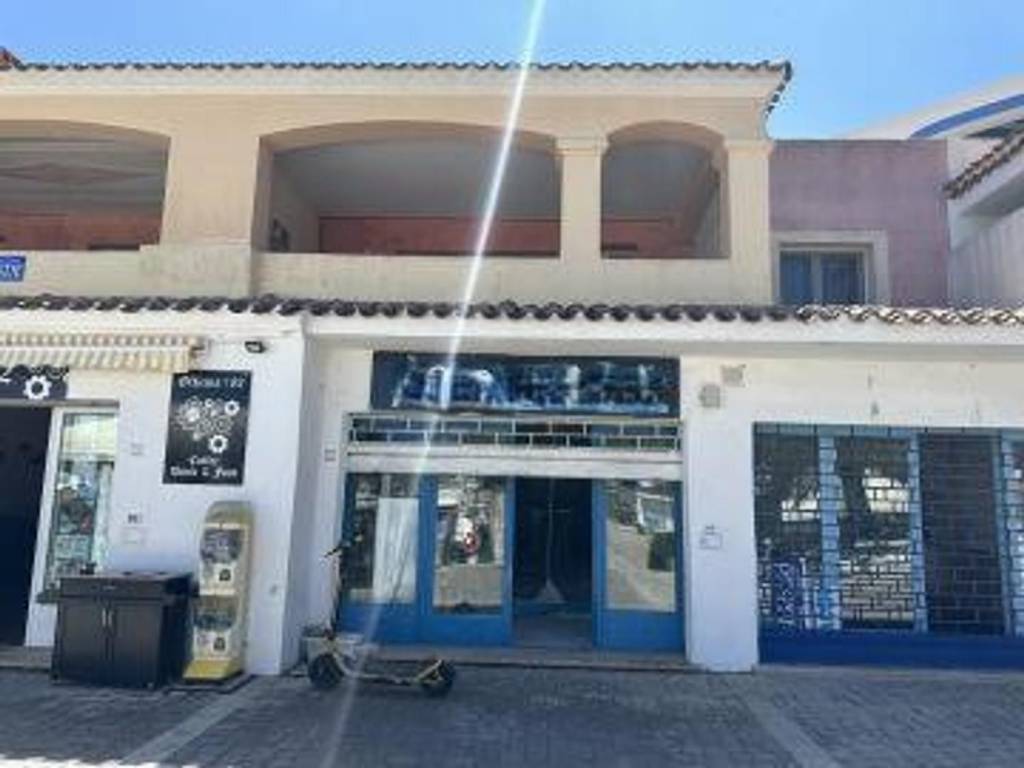 negozio in vendita a Santa Teresa Gallura