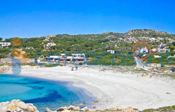 casa indipendente in vendita a Santa Teresa Gallura