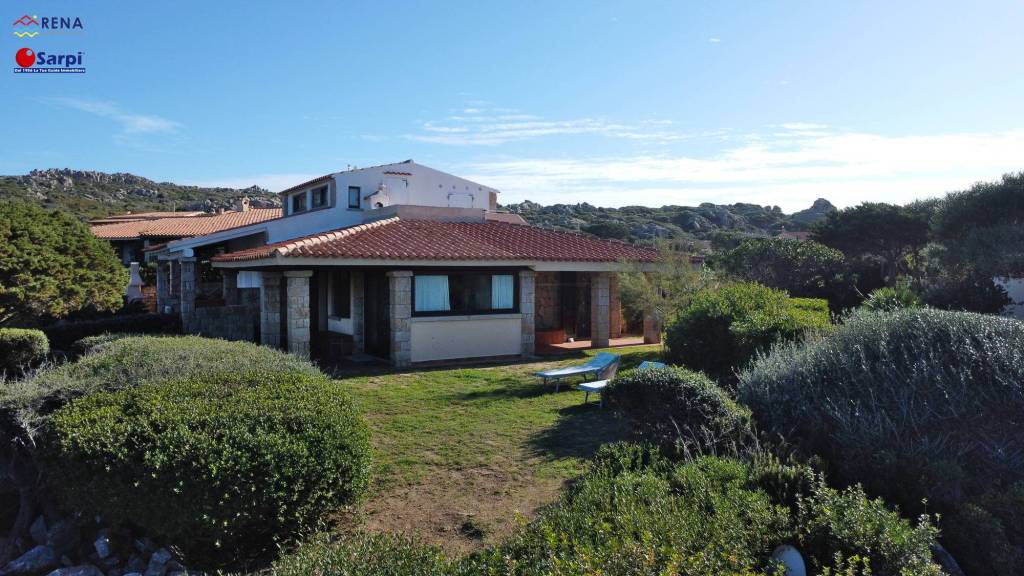 casa indipendente in vendita a Santa Teresa Gallura