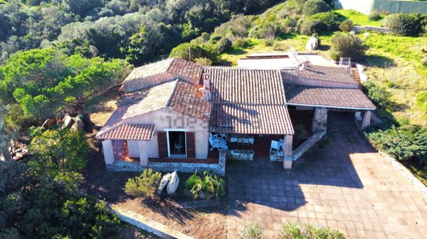 casa indipendente in vendita a Santa Teresa Gallura