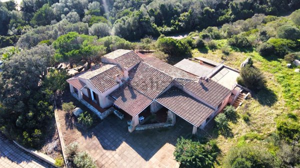 casa indipendente in vendita a Santa Teresa Gallura