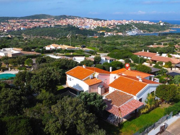casa indipendente in vendita a Santa Teresa Gallura