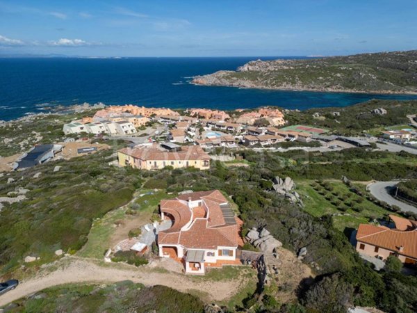 casa indipendente in vendita a Santa Teresa Gallura