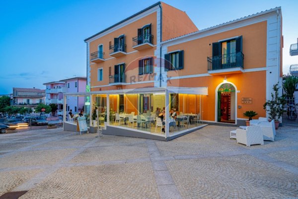 negozio in vendita a Santa Teresa Gallura