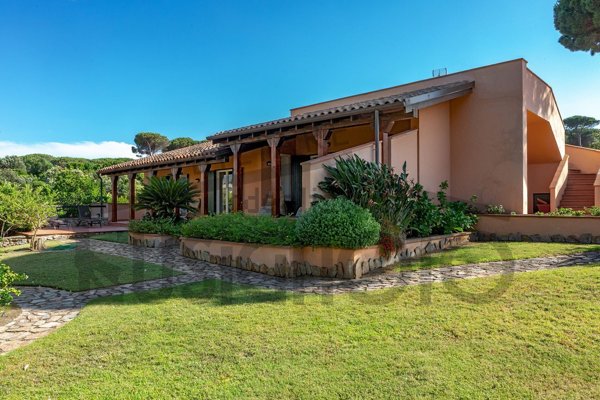 casa indipendente in vendita a Santa Teresa Gallura