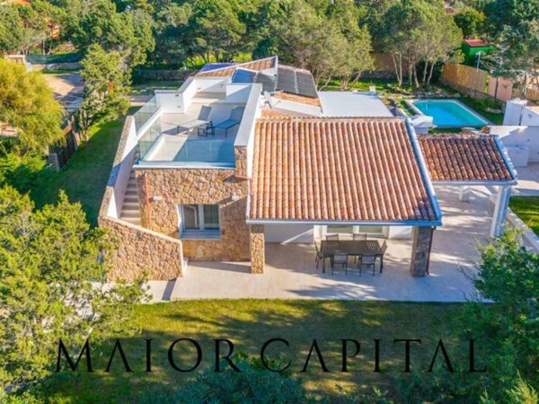 casa indipendente in vendita a Santa Teresa Gallura