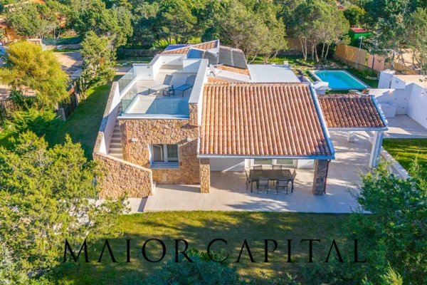 casa indipendente in vendita a Santa Teresa Gallura