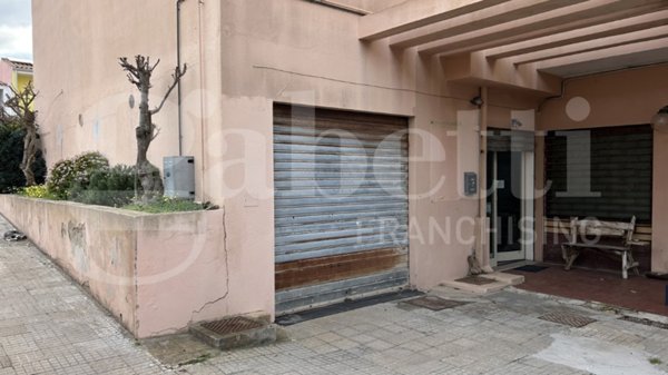 locale commerciale in vendita a Santa Teresa Gallura