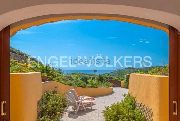 casa indipendente in vendita a Santa Teresa Gallura