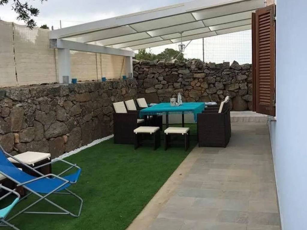 casa indipendente in vendita a Santa Teresa Gallura
