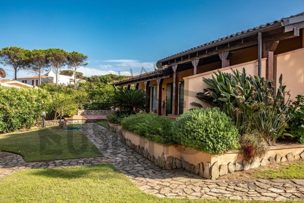 casa indipendente in vendita a Santa Teresa Gallura