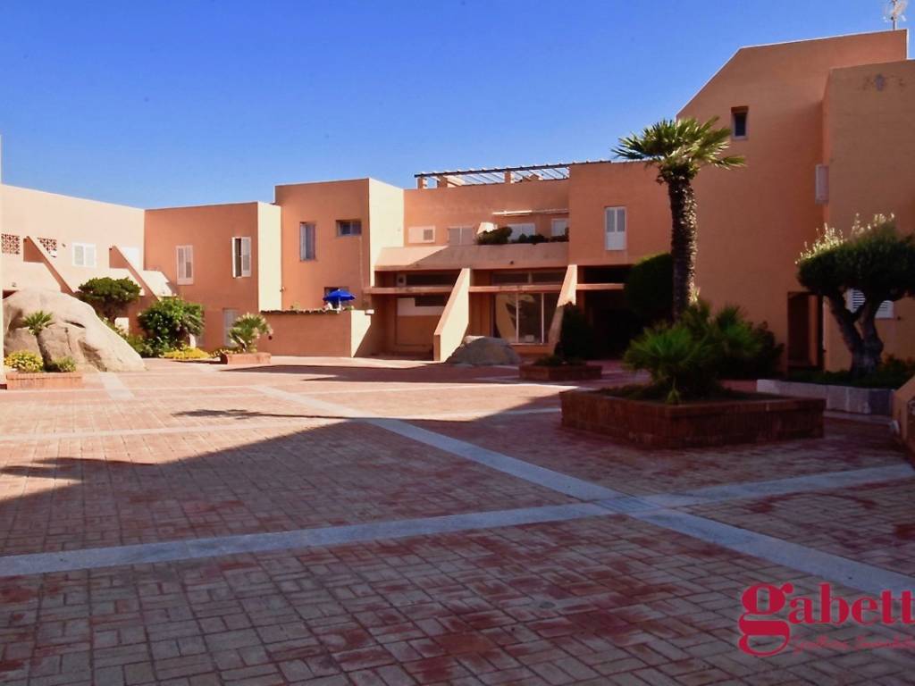 negozio in vendita a Santa Teresa Gallura