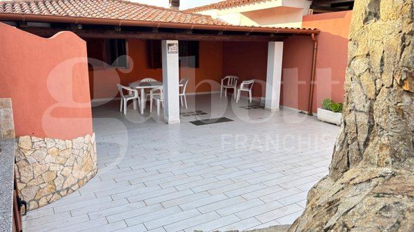 casa indipendente in vendita a Santa Teresa Gallura