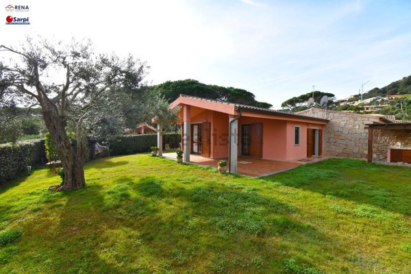 casa indipendente in vendita a Santa Teresa Gallura