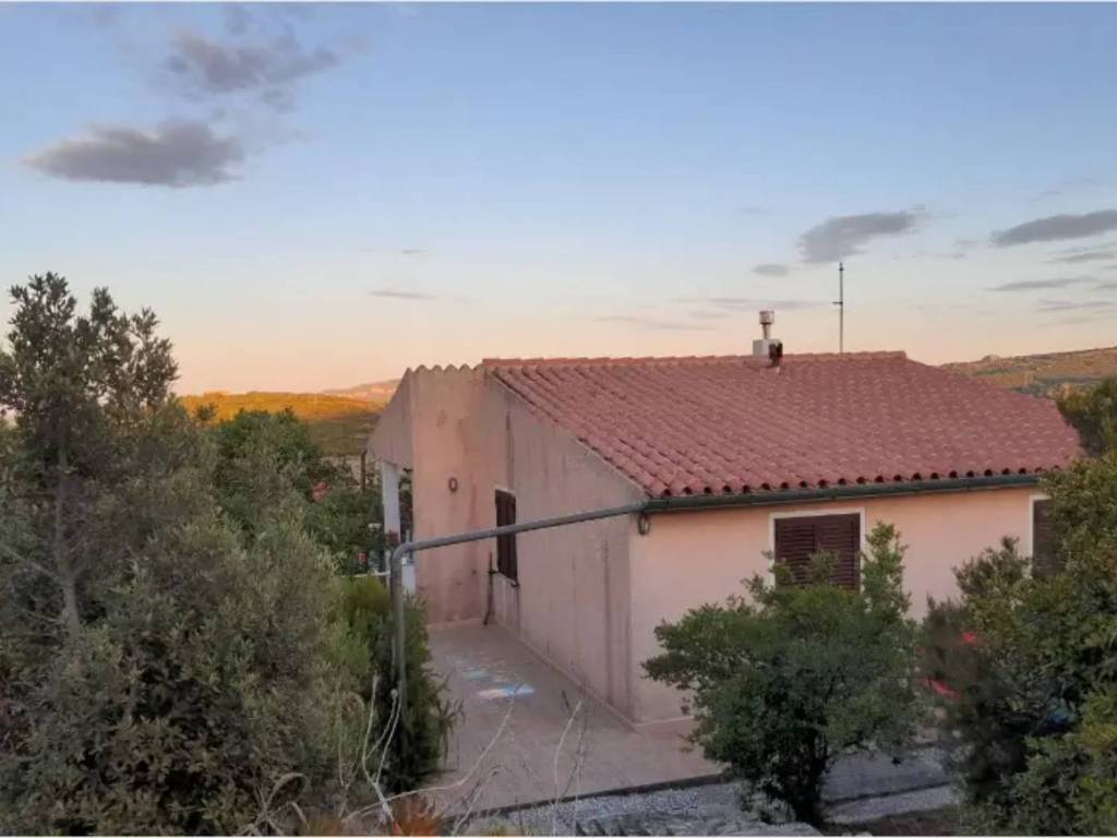 casa indipendente in vendita a Santa Teresa Gallura