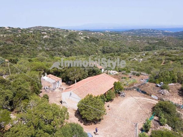 casa indipendente in vendita a Santa Teresa Gallura