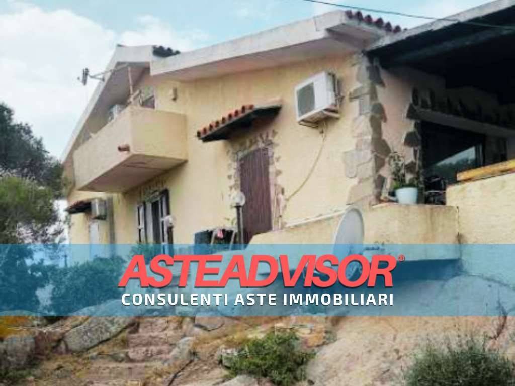 casa indipendente in vendita a Santa Teresa Gallura