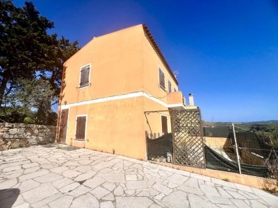 casa indipendente in vendita a Santa Teresa Gallura