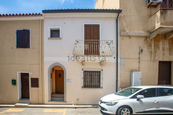 casa indipendente in vendita a Santa Teresa Gallura