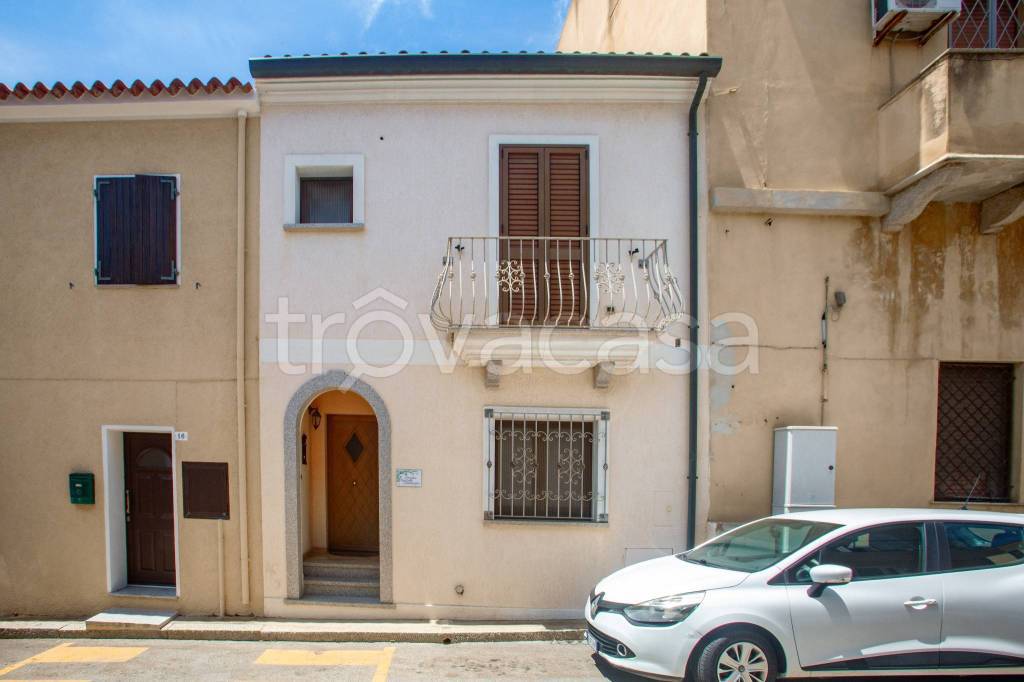casa indipendente in vendita a Santa Teresa Gallura