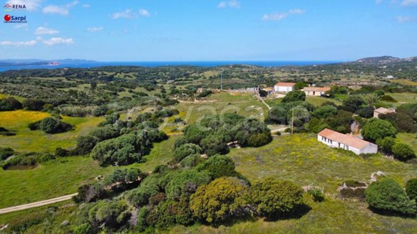 casa indipendente in vendita a Santa Teresa Gallura