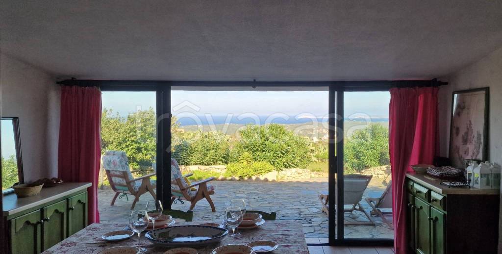 casa indipendente in vendita a Santa Teresa Gallura