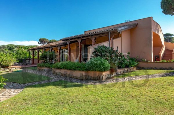 casa indipendente in vendita a Santa Teresa Gallura