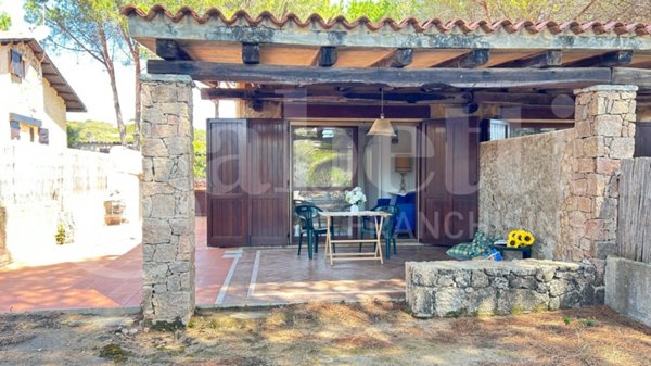casa indipendente in vendita a Santa Teresa Gallura