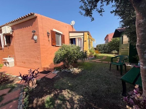 casa indipendente in vendita a Santa Teresa Gallura