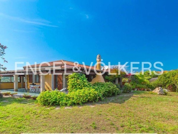 casa indipendente in vendita a Santa Teresa Gallura