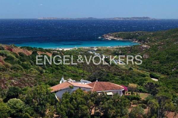casa indipendente in vendita a Santa Teresa Gallura