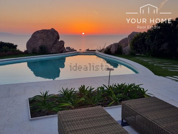 casa indipendente in vendita a Santa Teresa Gallura