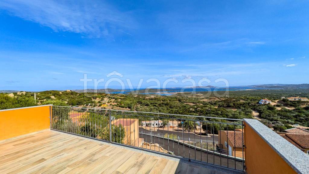 casa indipendente in vendita a Santa Teresa Gallura