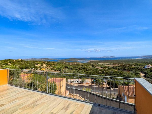 casa indipendente in vendita a Santa Teresa Gallura