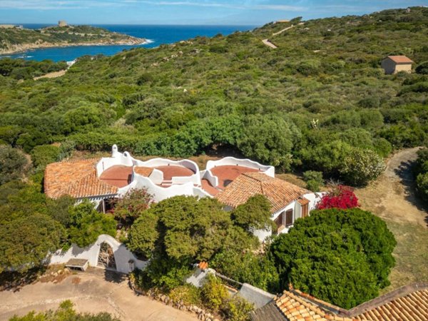 casa indipendente in vendita a Santa Teresa Gallura