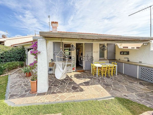 casa indipendente in vendita a Santa Teresa Gallura
