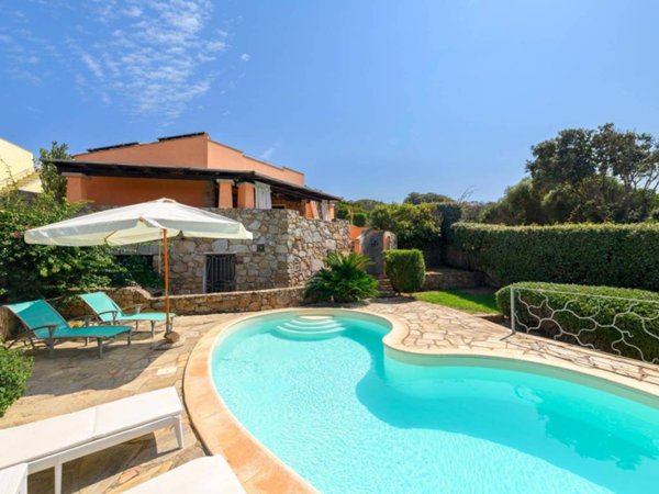 casa indipendente in vendita a Santa Teresa Gallura