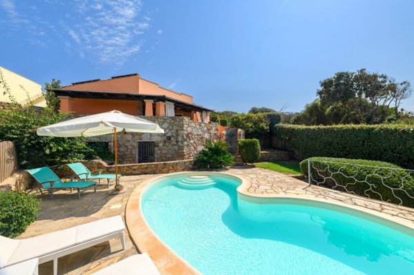 casa indipendente in vendita a Santa Teresa Gallura