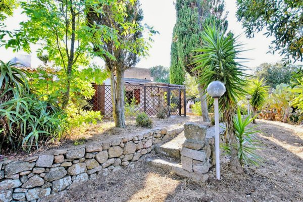 casa indipendente in vendita a Santa Teresa Gallura