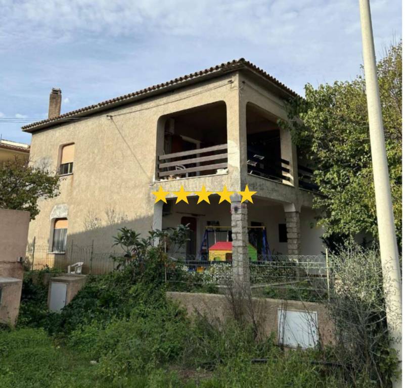 casa indipendente in vendita a Santa Teresa Gallura