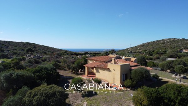 casa indipendente in vendita a Santa Teresa Gallura