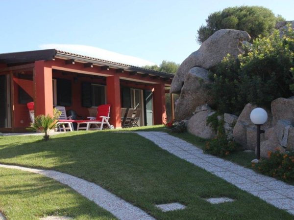 casa indipendente in vendita a Santa Teresa Gallura