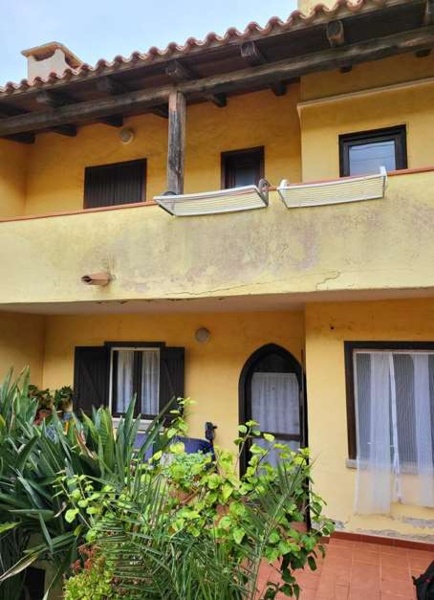 casa indipendente in vendita a Santa Teresa Gallura