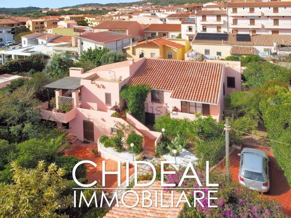 casa indipendente in vendita a Santa Teresa Gallura