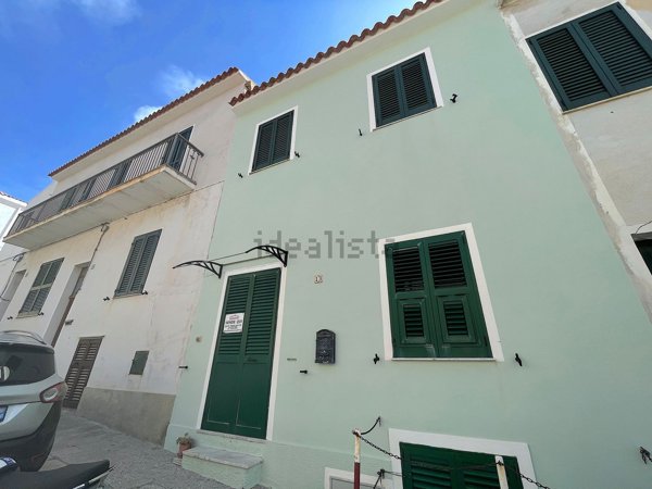 casa indipendente in vendita a Santa Teresa Gallura
